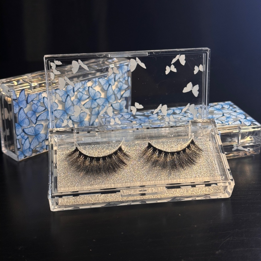 Luxurious sealed mink lashes in « Dream » by SkyLux Lashes